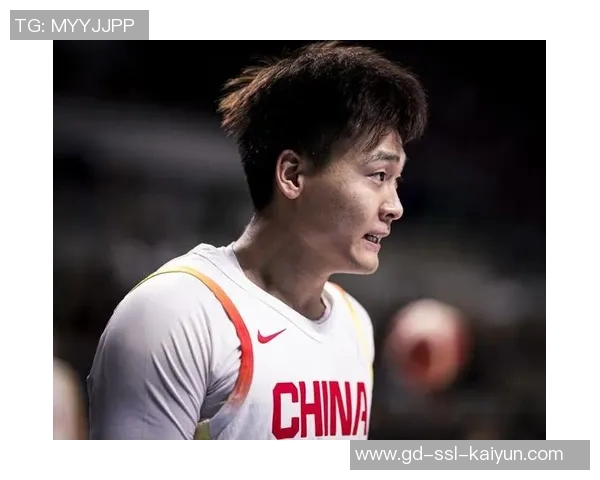 阿联周鹏缺阵，赵睿一人扛起广东男篮，逆境中的不死鸟之魂